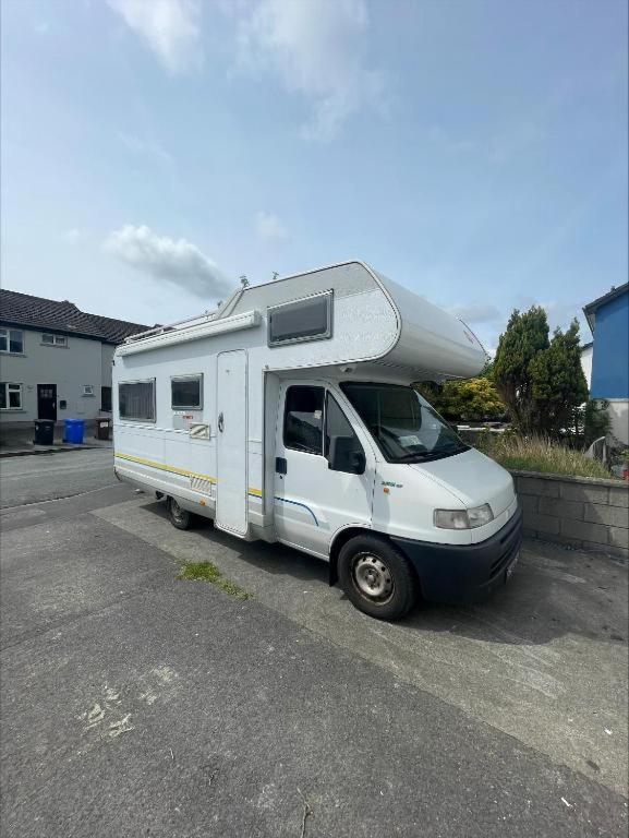 The Cosy Camper At Rockfield Park Hotel Galway Kültér fotó